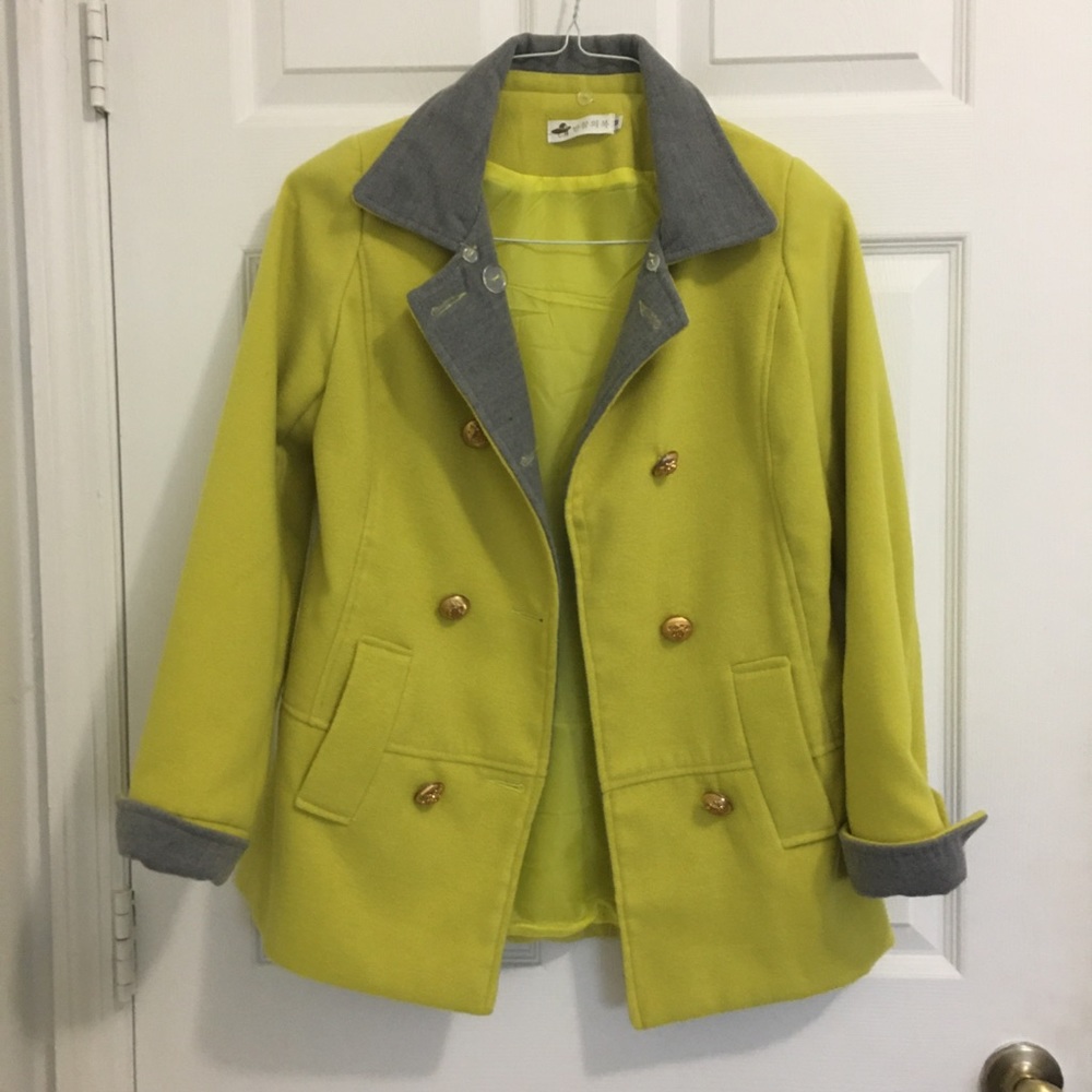 Beautiful new style and colors coats Size M